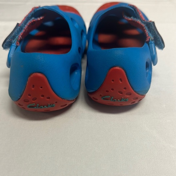 Clark’s - Vibrant Blue and Red Water Shoes with Flexible Design - Picture 3 of 6